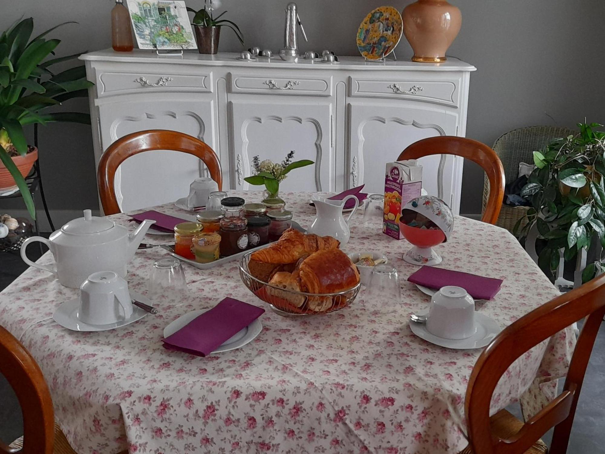 Bed and Breakfast Les Abelias Hauterive  Pokój zdjęcie